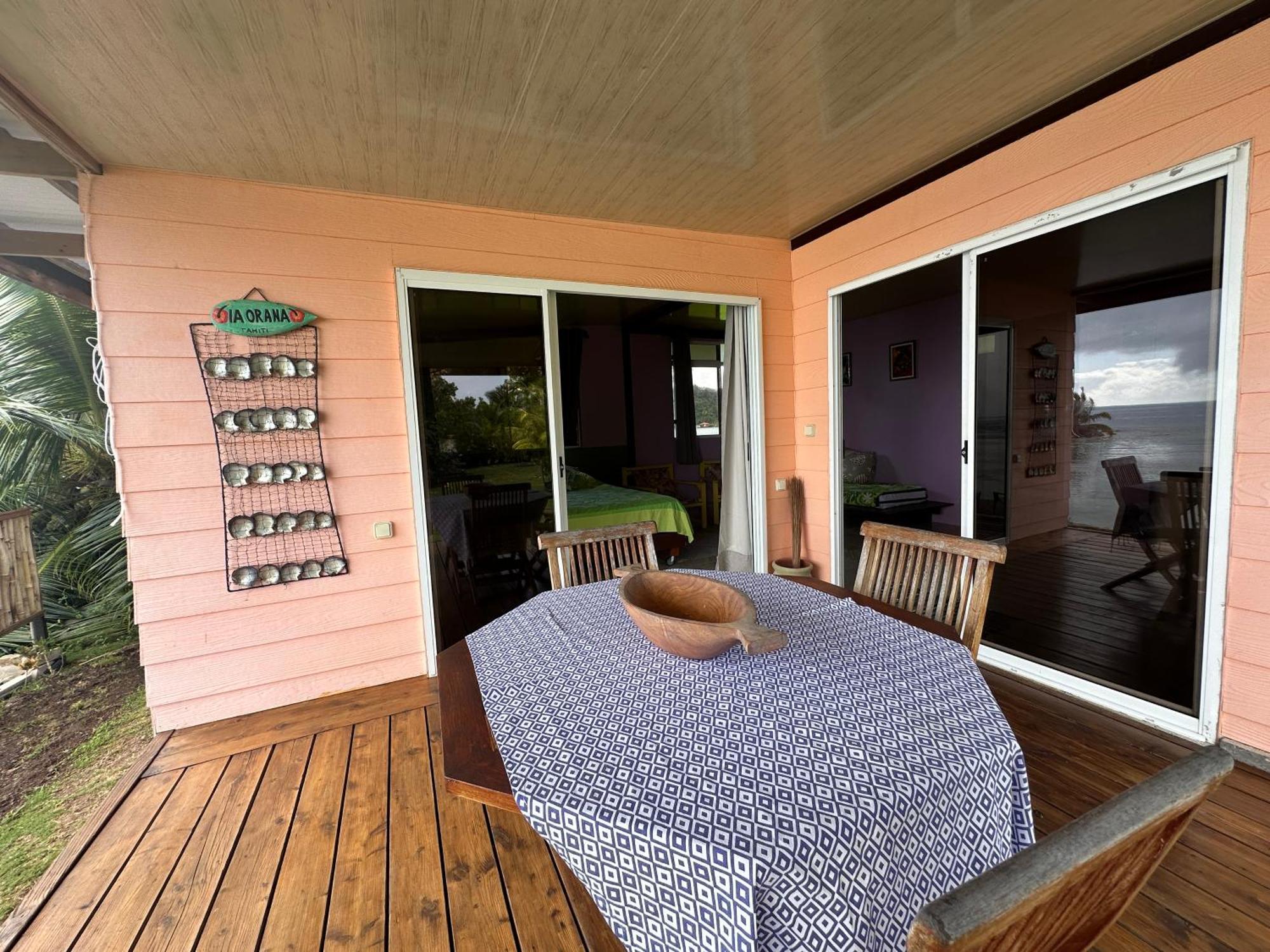 Bungalow Chez Josi, Bord De Mer Prive Tevaitoa Luaran gambar